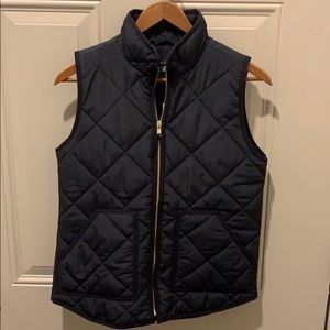 ☝🏻J. Crew Black quilted Vest☝🏻